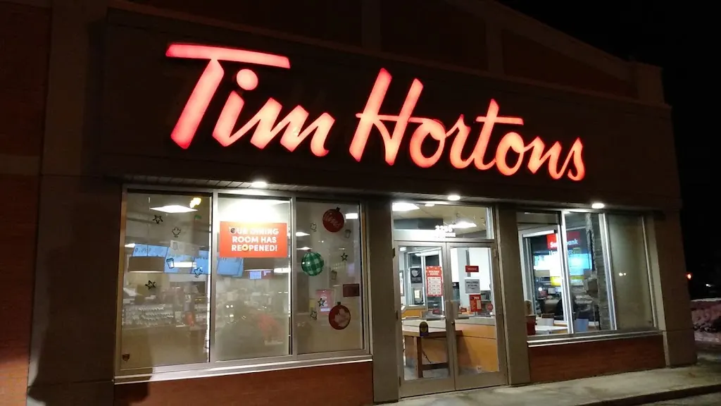 Tim Hortons storefront and interior at 3255 Lakeshore Rd, Kelowna, BC