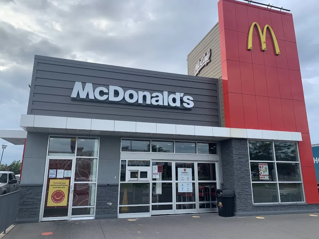 Tim Hortons storefront and interior at 440 St Davids Rd West, St Catharines, ON