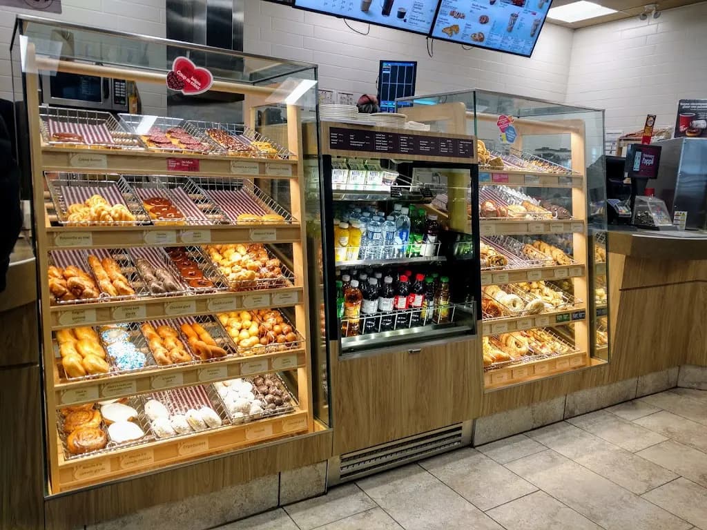 Tim Hortons storefront and interior at 2510 8i Me Ave, Saint-prosper, QC