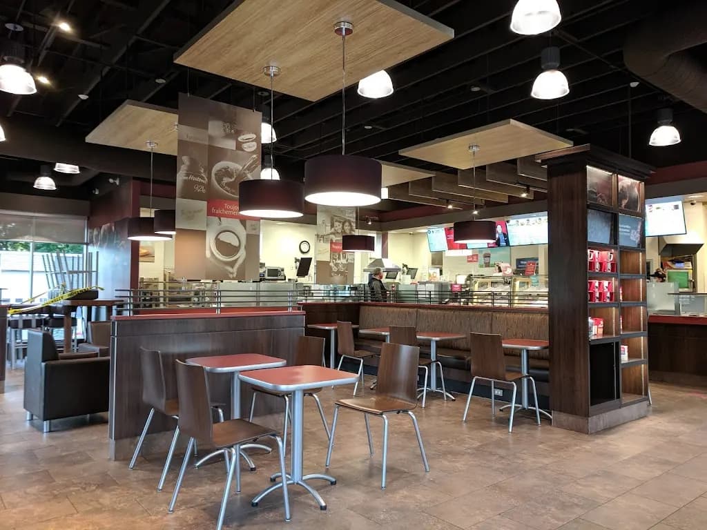 Tim Hortons storefront and interior at 5 Rue Nord, Waterloo, QC